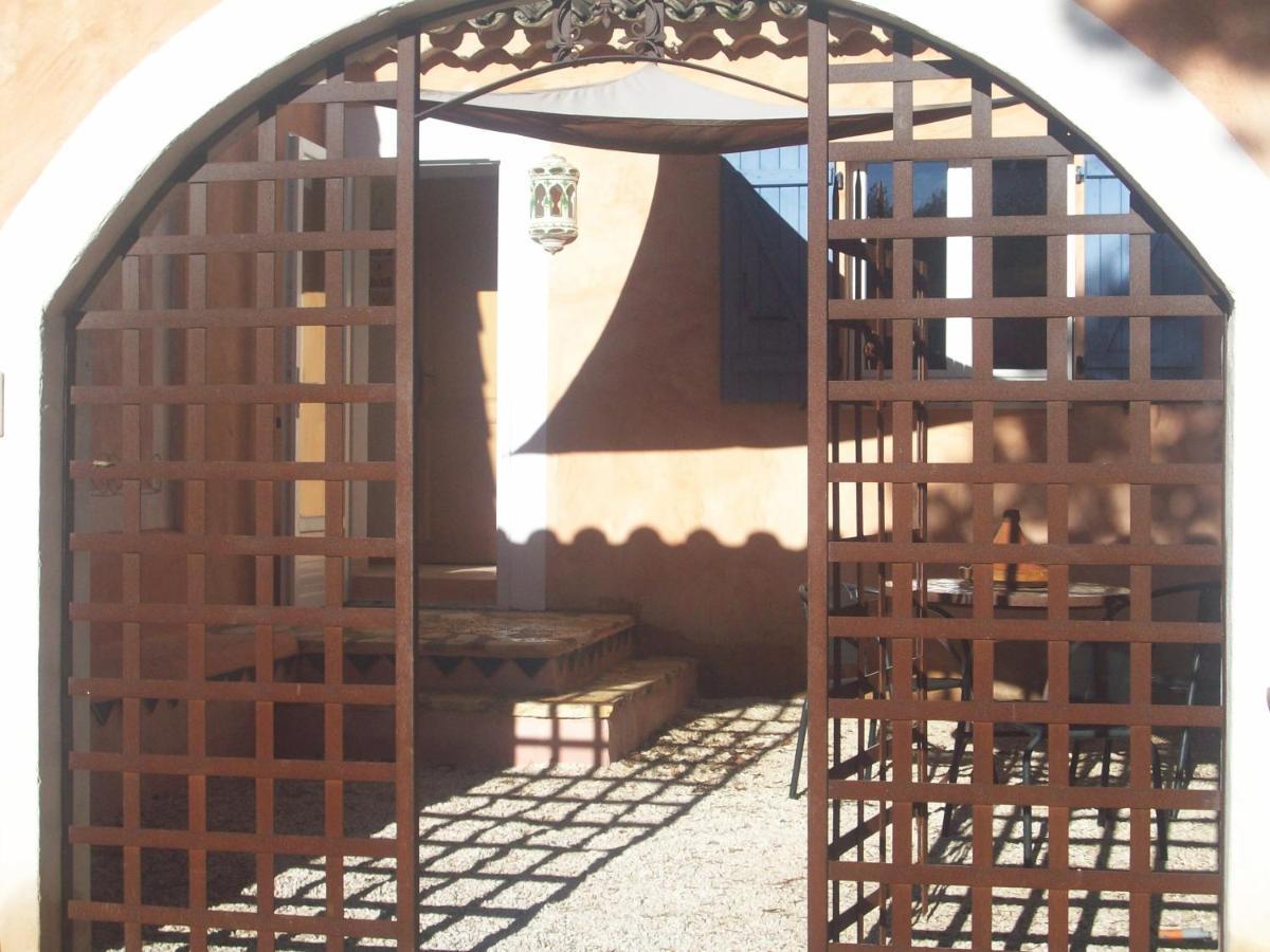 Studios Et Gite La Sauvasse Vagnas Habitación foto